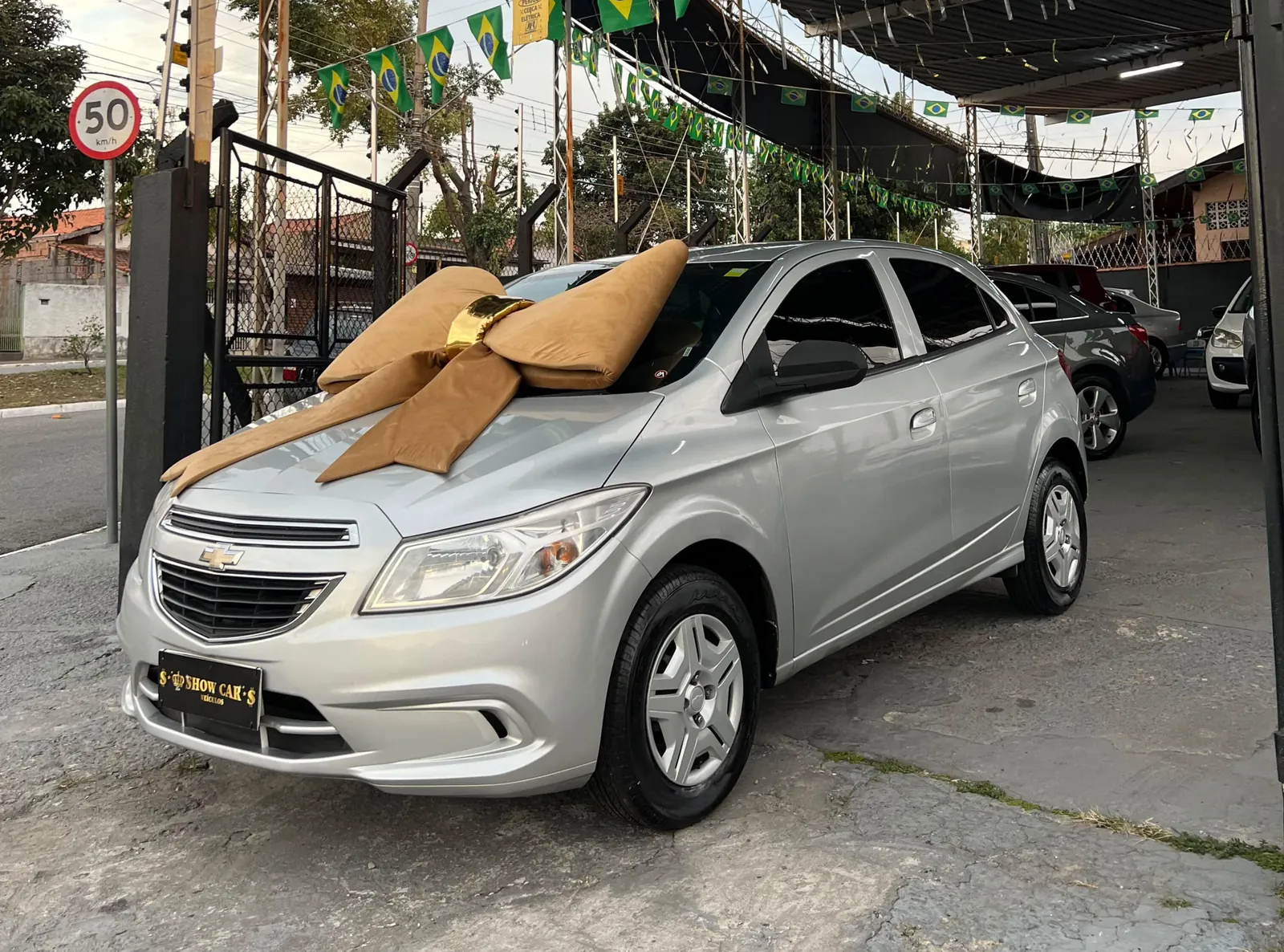 Chevrolet Onix LT 1.0 MT 2016, foto 3 de 9