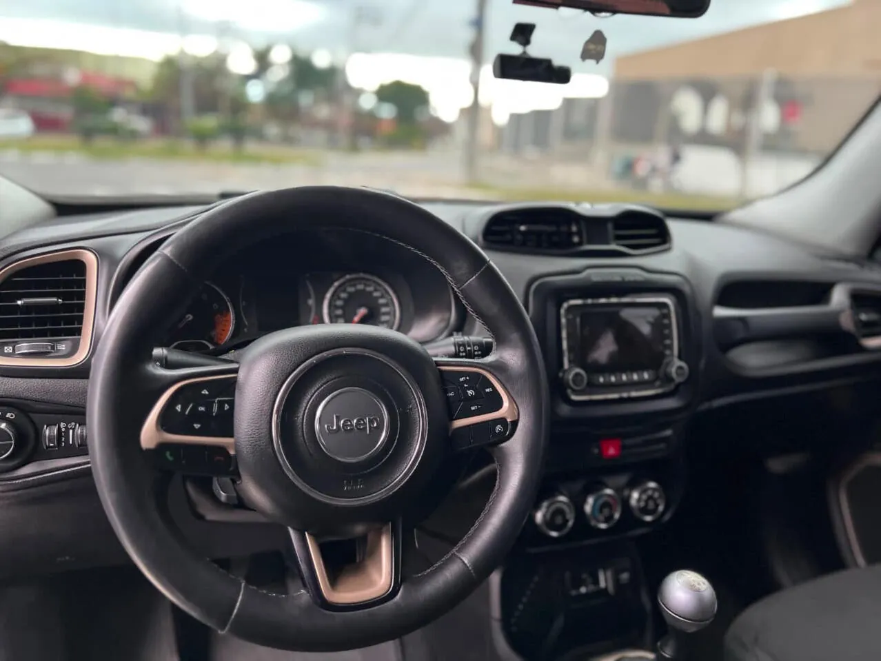 Jeep Renegade Sport 4x2 2016, foto 7 de 9