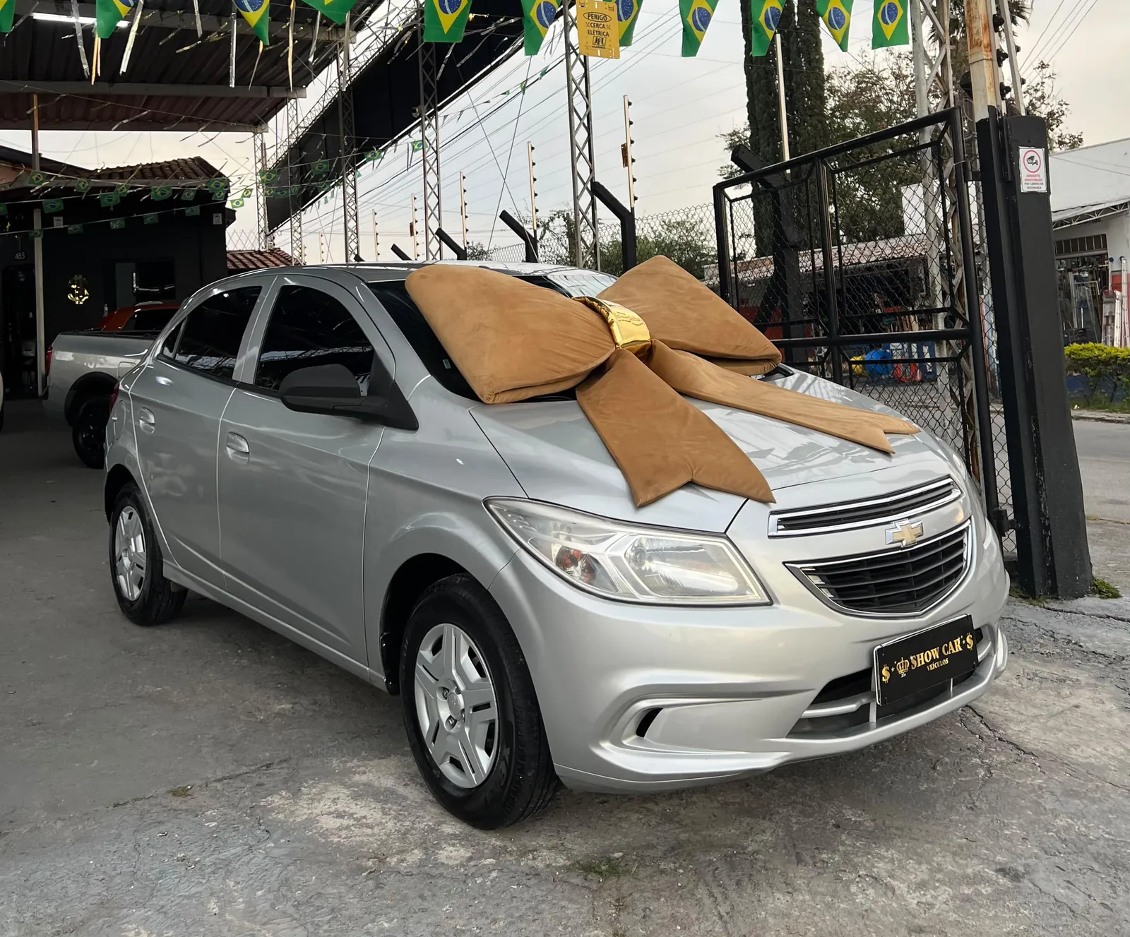 Chevrolet Onix LT 1.0 MT 2016, foto 2 de 9